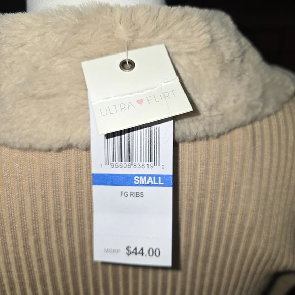 Zip-Front Cardigan with faux-fur Collar - Picture 3 of 6